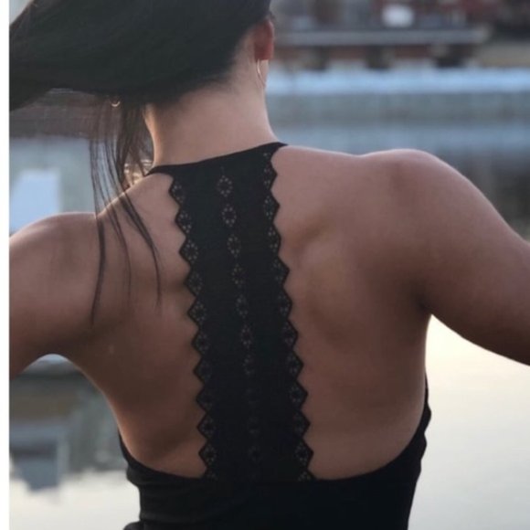 NWT Lulu's Frederica Black Crochet Lace Bodycon Stretch Dress Size Small S - Picture 4 of 9